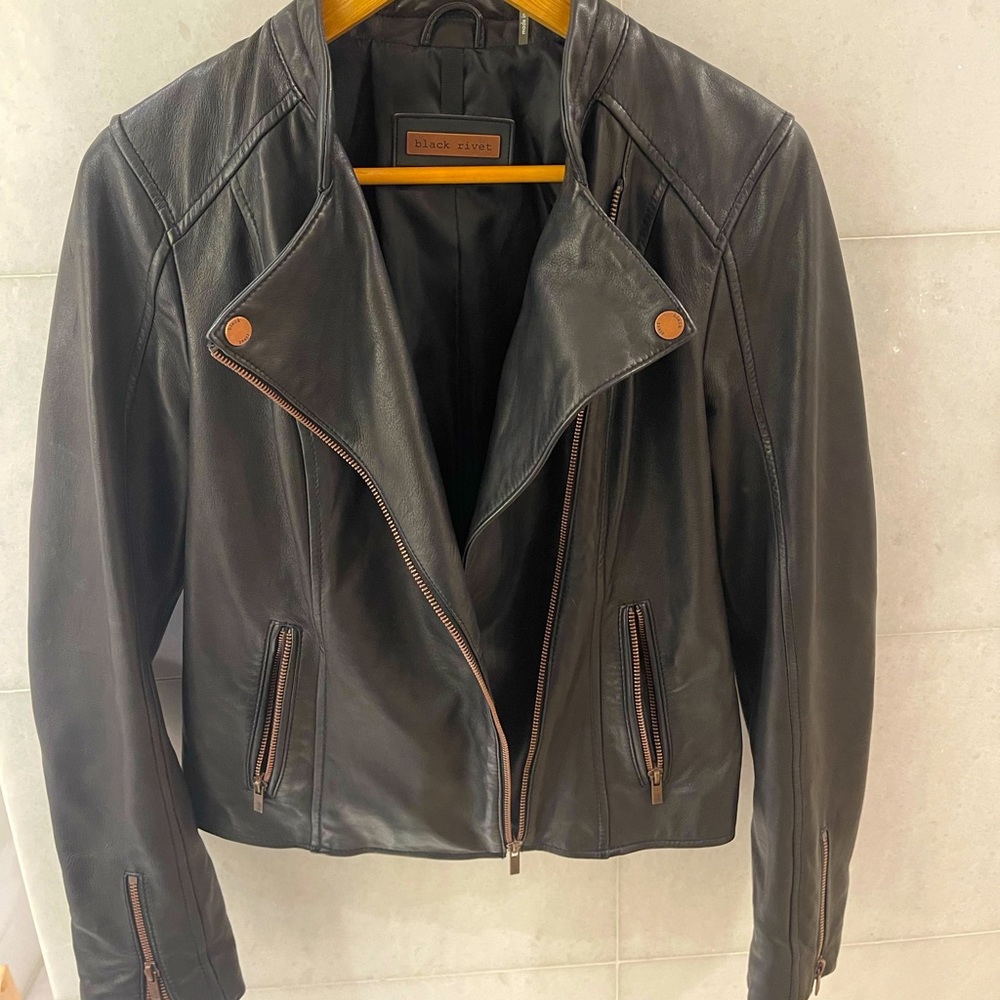 Black rivet, Authentic leather beautiful jacket. In perfect condition. Size S